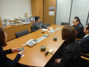 青森県建設組合連合会の方々と懇談しました。（25日　議員会館）