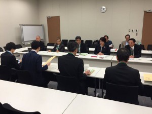 石川県民商と厚労省・年金事務所交渉にて（26日　国会内）
