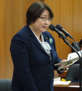 9日衆院東日本大震災復興特別委員会で質問する高橋議員